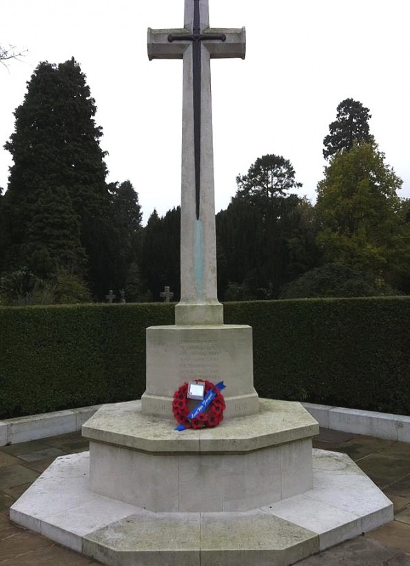 AstwoodMemorial Astwood Cemetery War Memorial