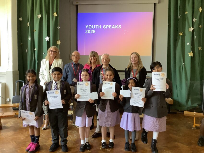 Children with certificates and the Mayor of Worcester