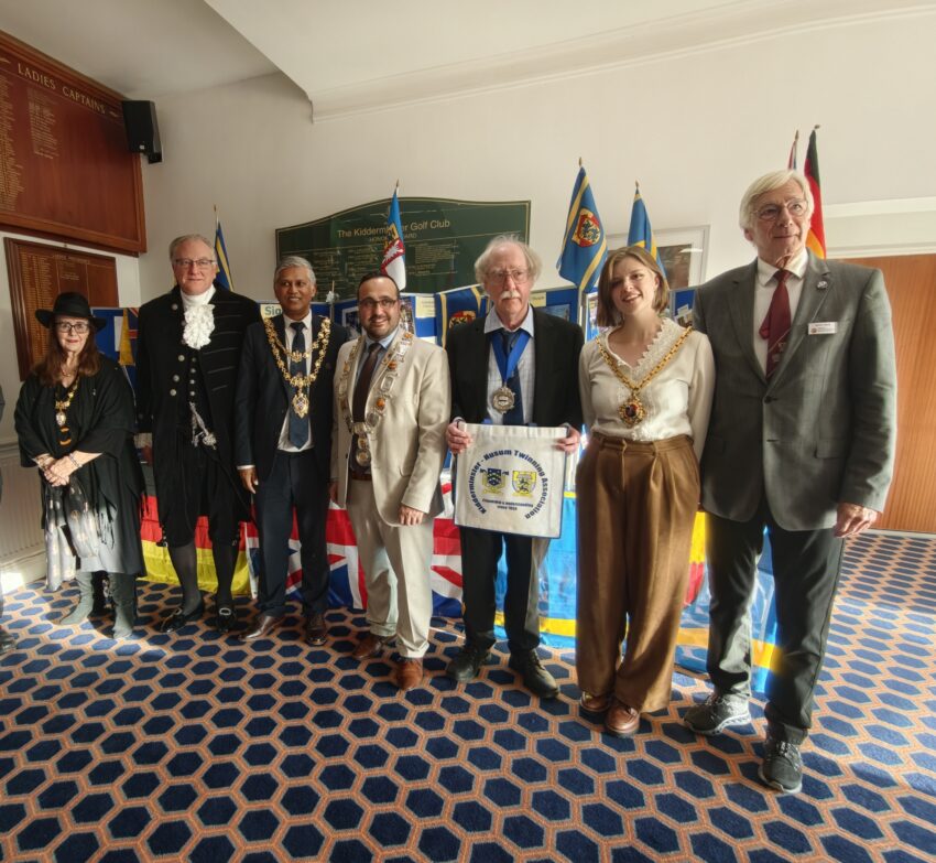 The Mayor and other dignitaries with a twinning assoication banner